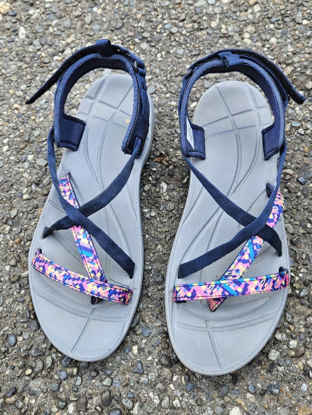 Northside Women's Gray Sandals with Navy and Multicolor Straps